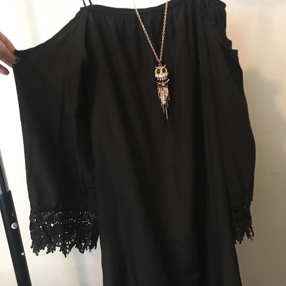 Tobi Off the Shoulder Dress
